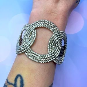 Vintage Y2K Twisted Metal Interlocking Circles Bangle Bracelet